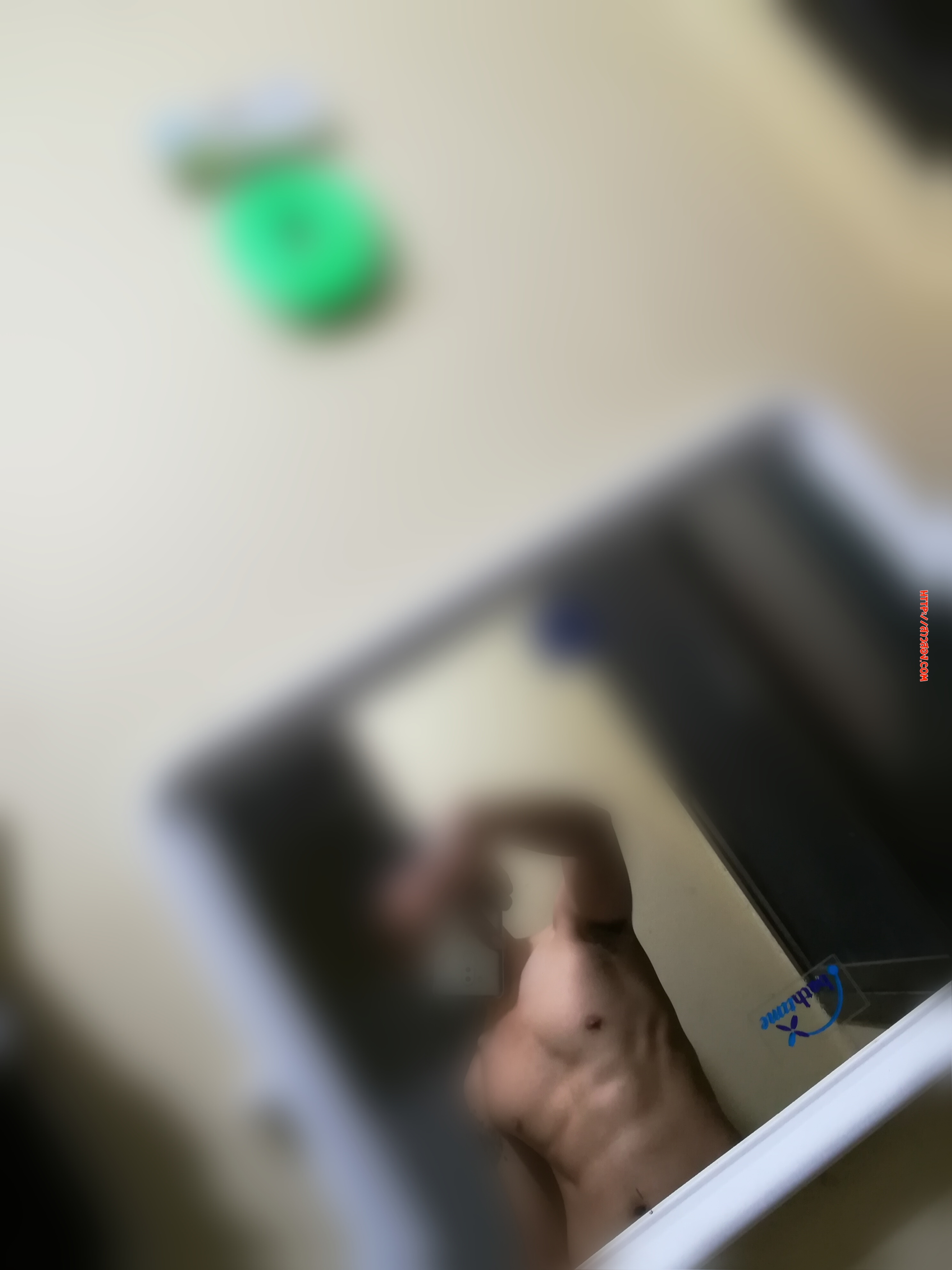 152255m5f2s2gdxtz3df0w.jpg