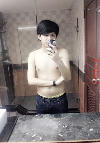 [ผู้ชายขายตัวให้กะเทย] รับงานคับกทม สนใจแอดมาสอบถามได้คับ