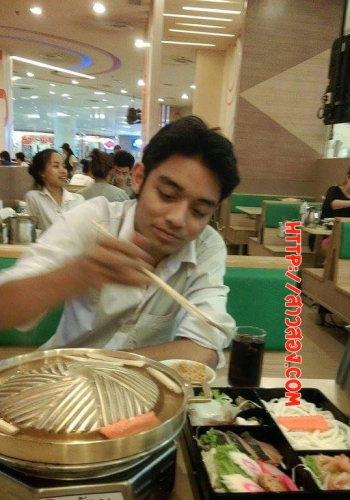 [ผู้ชายขายตัวให้กะเทย] หาพี่สาสใจดีช่วยเหลืครับ